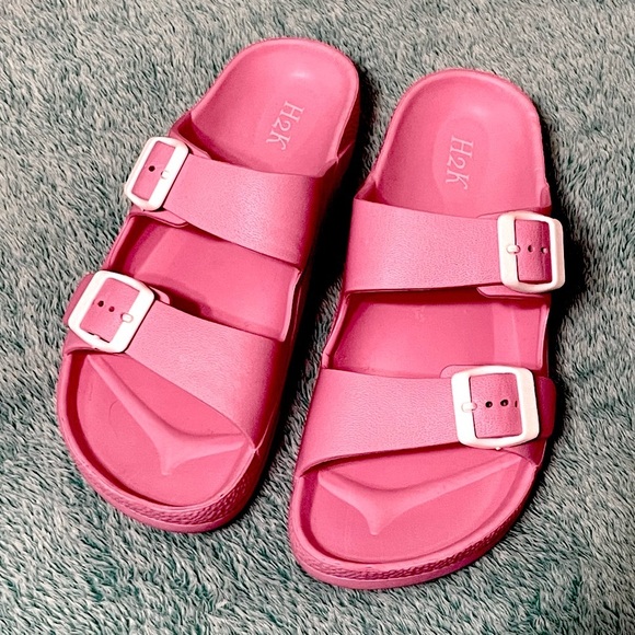 Pink rubber two strap slide sandals size 9 - Picture 3 of 7